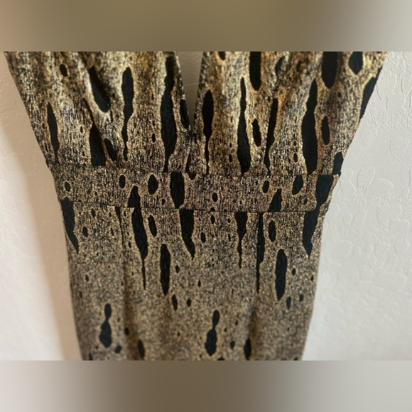 Gold & Black Low Cut Body-Con Dress by Filtre, SM - Picture 6 of 11